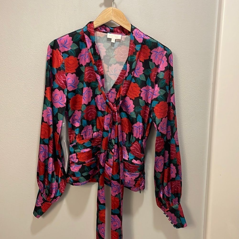 Nwt Ronny Kobo Collection woman’s Eden top in rose floral.